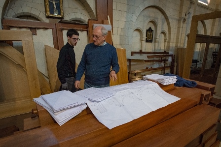 Piero Ruffatti supervises the installation procedures